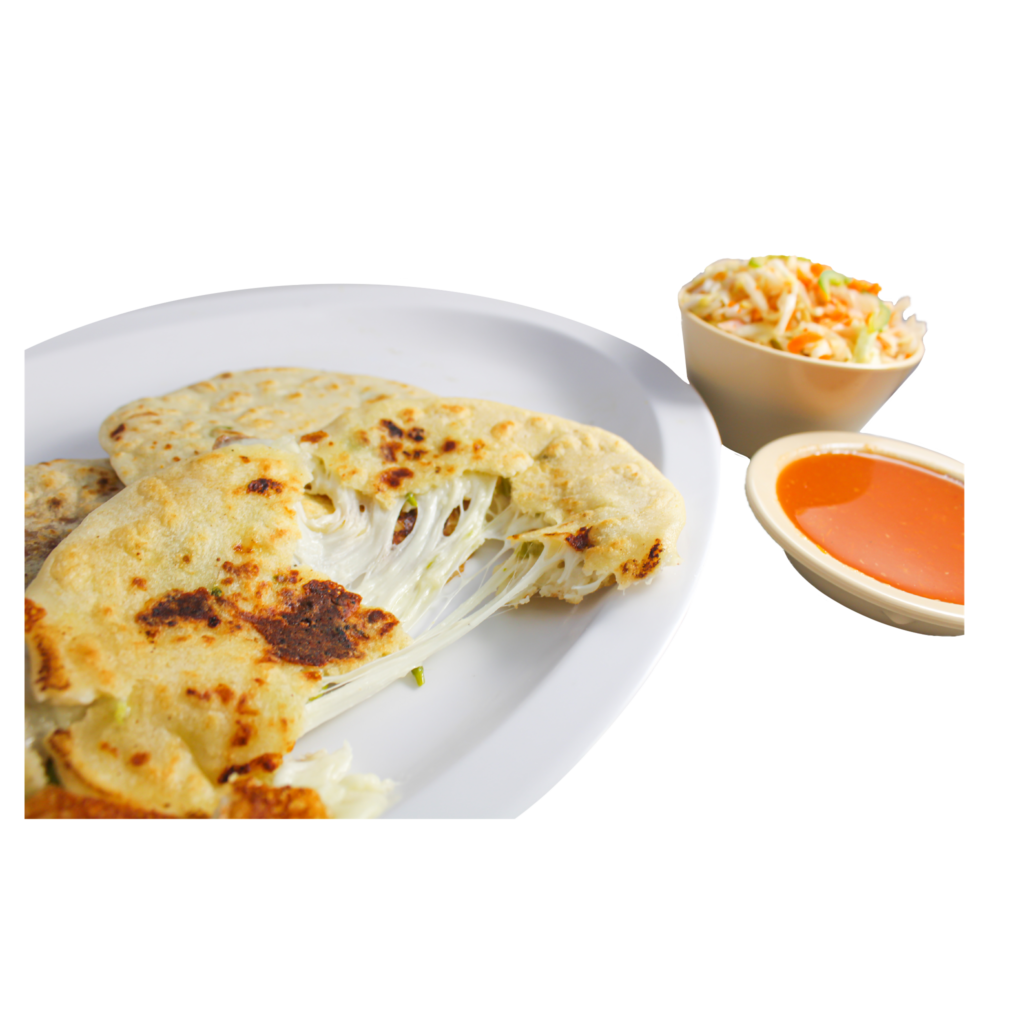 Pupusas revueltas recién hechas - Comida salvadoreña y mexicana