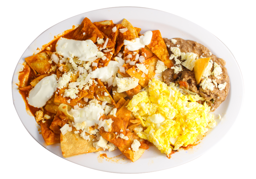 chilaquiles con salsa roja- Comida salvadoreña y mexicana